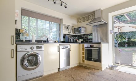 1 Bed in North Perrott 2