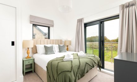 4 Bed in Crossways 8