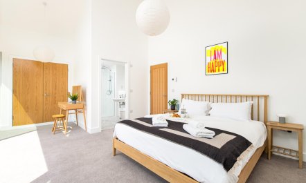 4 Bed in Crossways 3