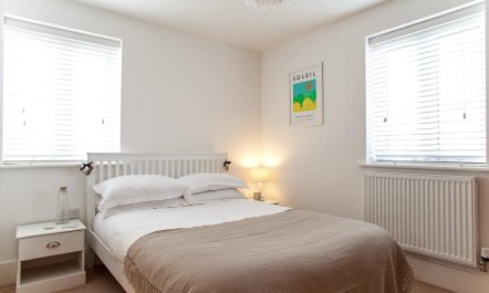 3 Bed in Somerford Keynes 8