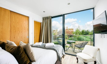 5 Bed in Somerford Keynes 9