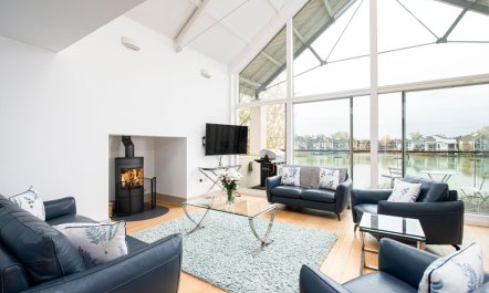 5 Bed in Somerford Keynes