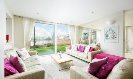 4 Bed in Somerford Keynes