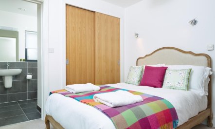 4 Bed in Somerford Keynes 6