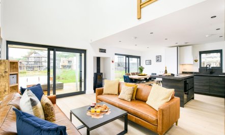 4 Bed in Somerford Keynes 3