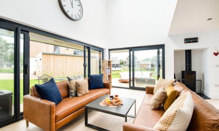 4 Bed in Somerford Keynes 6