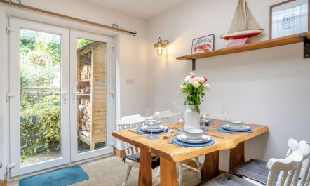 2 Bed in Mumbles 9