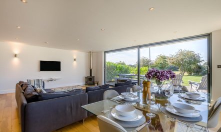 3 Bed in Roughton 2