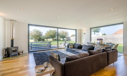 3 Bed in Roughton 1