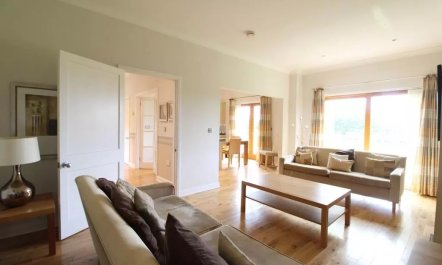 3 Bed in Oaksey 1