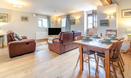 2 Bed in Hatt 1