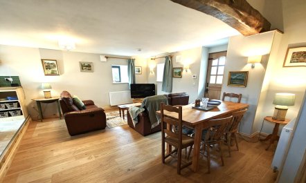 2 Bed in Hatt 1
