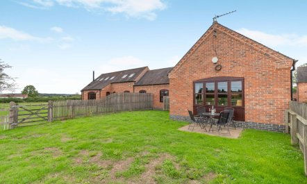 2 Bed in Yoxall 6