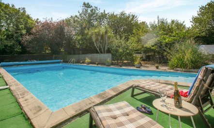 1 Bed in Swanpool 1