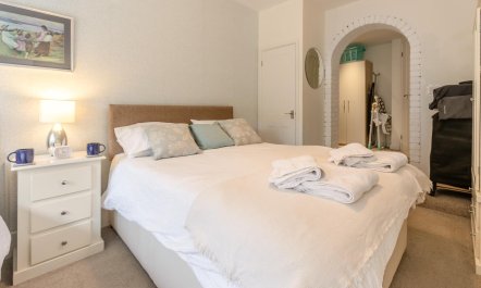 1 Bed in Swanpool 8