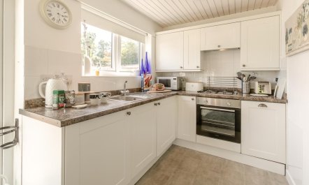 1 Bed in Swanpool 5