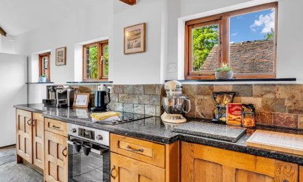 6 Bed in Butterton 8
