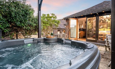 6 Bed in Butterton 1