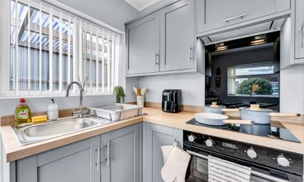 2 Bed in Cheadle 5