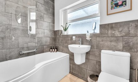 2 Bed in Cheadle 3