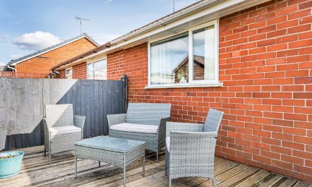 2 Bed in Cheadle 6