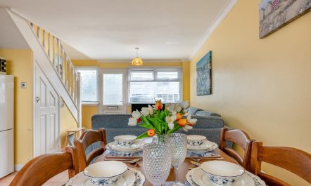 2 Bed in Freshwater East 9
