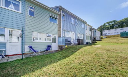 2 Bed in Freshwater East 5