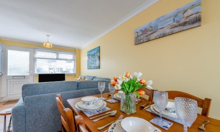 2 Bed in Freshwater East 2