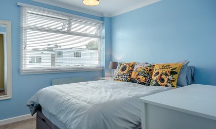2 Bed in Freshwater East 3