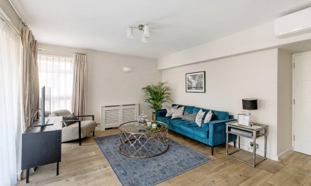 Hyde Park Chic I