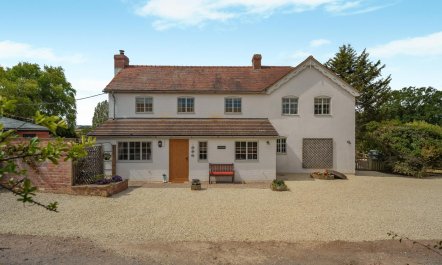 3 Bed in Upleadon 1