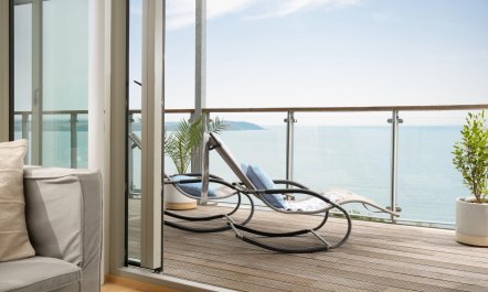 2 Bed in Carlyon Bay 6