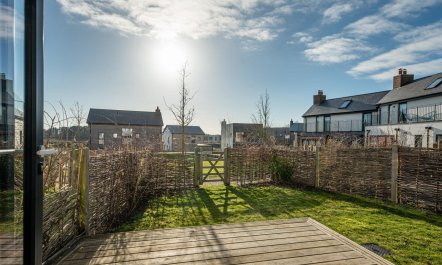 2 Bed in Crossways 9