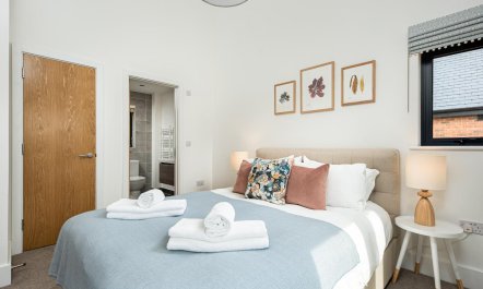 4 Bed in Crossways 8