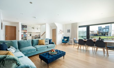 4 Bed in Crossways