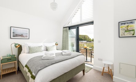 4 Bed in Crossways 7