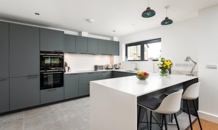 4 Bed in Crossways 3