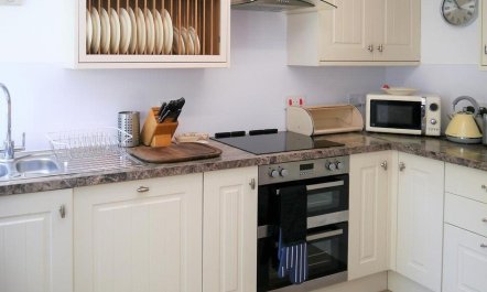 2 Bed in Rockcliffe 5