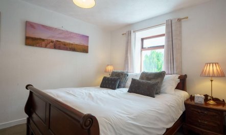 1 Bed in Thornhill 5