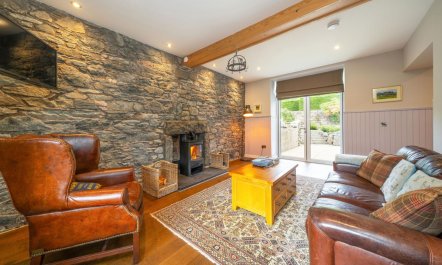 1 Bed in Dunira, Near Comrie