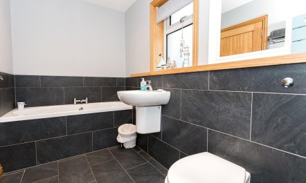 2 Bed in Gatehouse Of Fleet 9