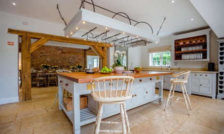 8 Bed in Wimborne 9