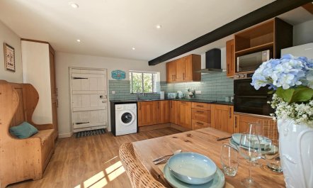 2 Bed in Creech 6