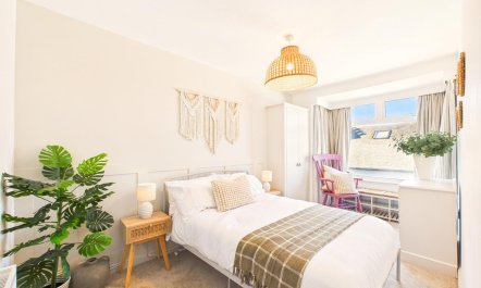 4 Bed in St. Ives 7