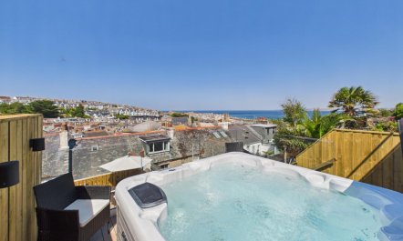 4 Bed in St. Ives