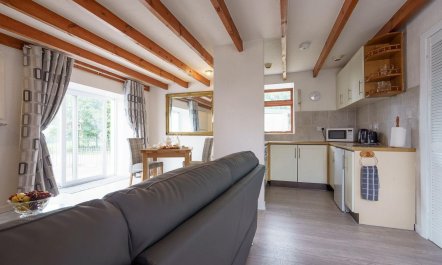 1 Bed in Thornhill 1