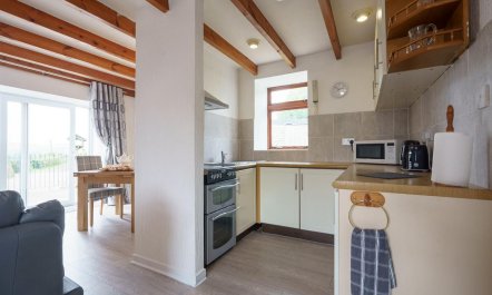 1 Bed in Thornhill 2