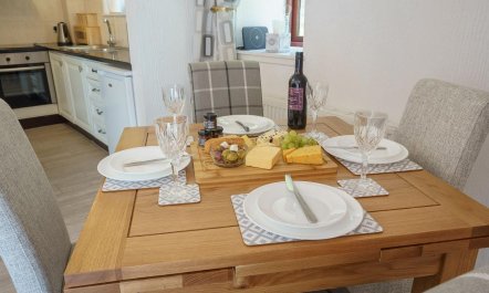 2 Bed in Thornhill 7