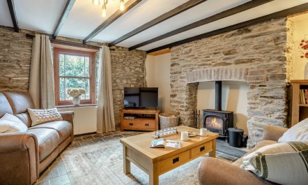 2 Bed in Saron 1