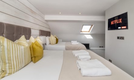 7 Bed in Earswick 1